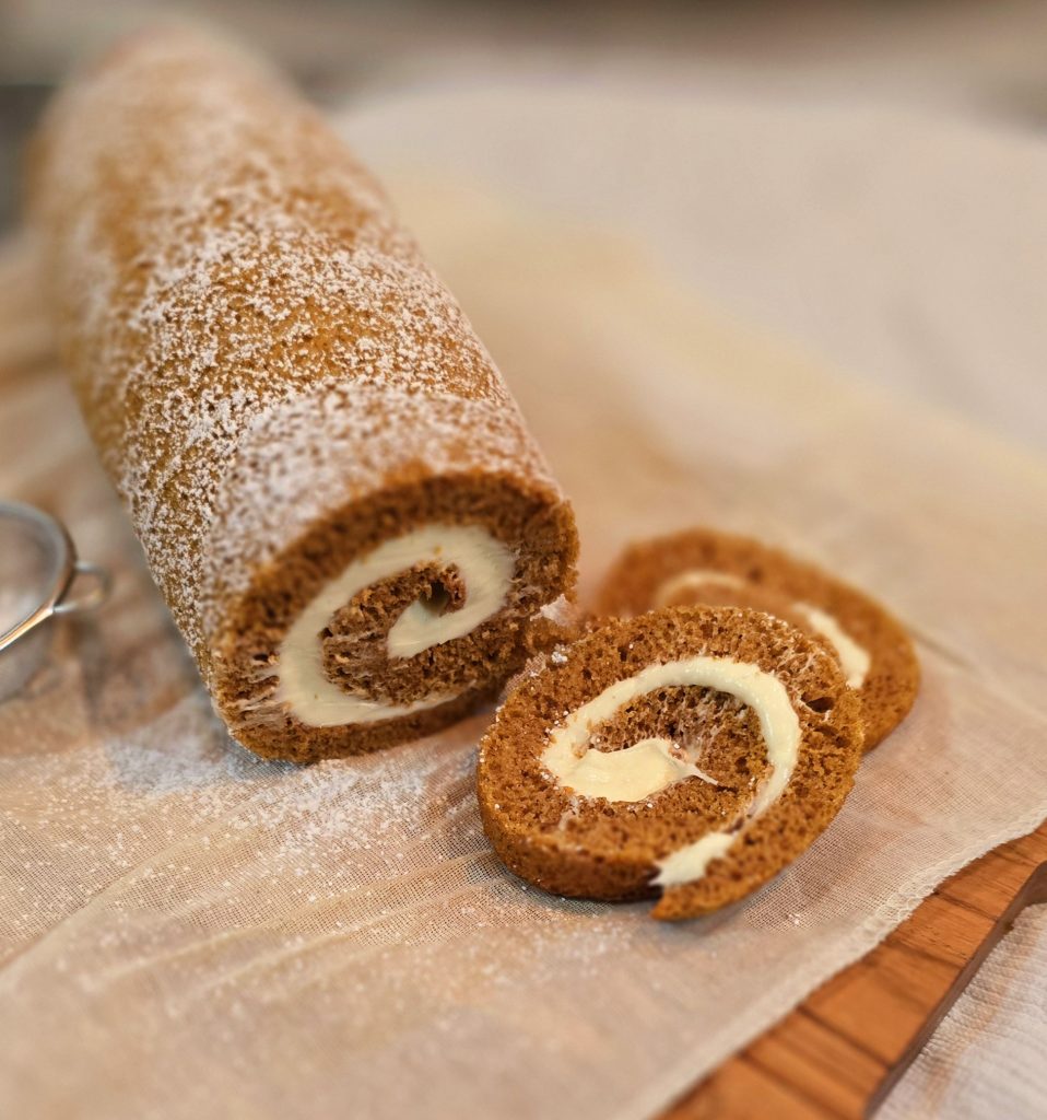 Perfect Pumpkin Roll – Easy, Elegant, and Irresistible!"